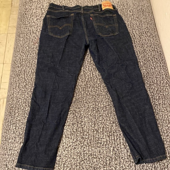 Men Levi Jeans - Picture 2 of 3